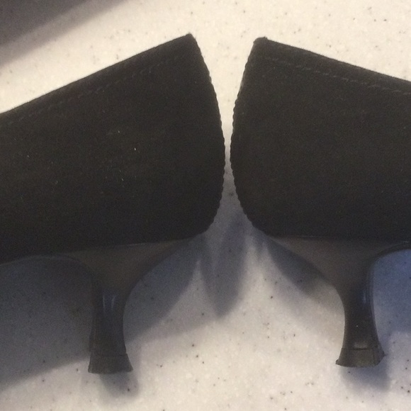 Donald Pliner kitten heels. Great condition - Picture 6 of 6